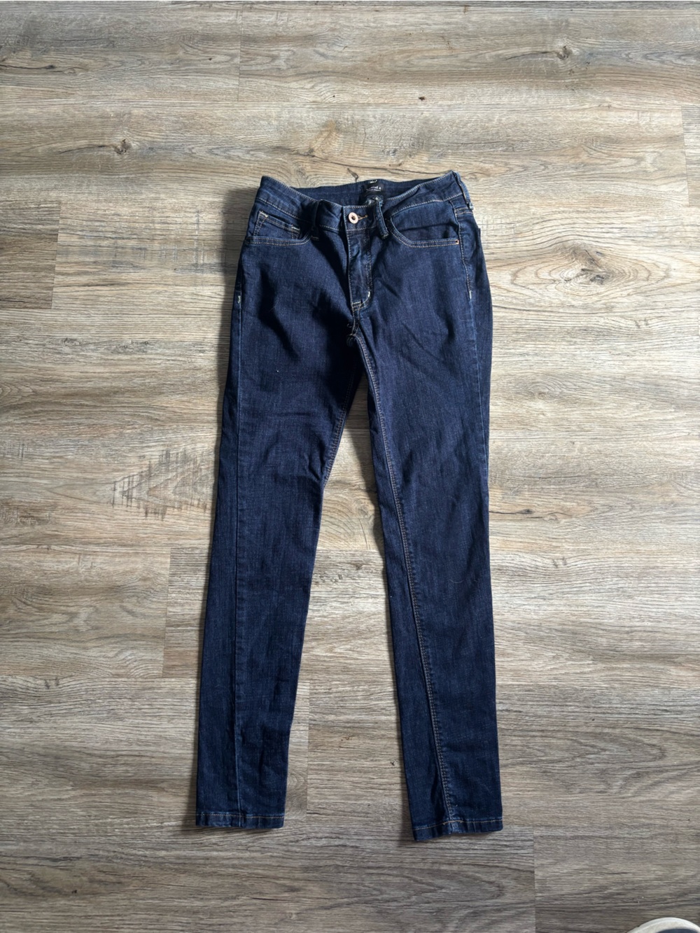 Slim Fit Women's Skinny Jeans in Dark Indigo